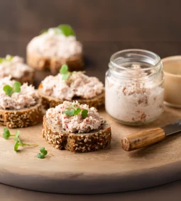 Hogyan tároljuk a halpástétomot, hogy megőrizzük a frissességét?