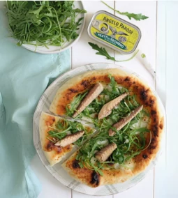 A megkerülhetetlen pizza – most olasz olívaolajban sült makrélafilével