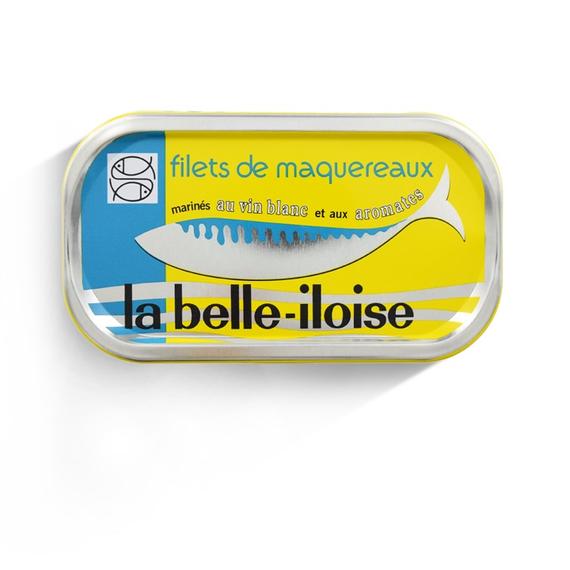 kézzel készített gourmet makrélakonzerv fehér borral