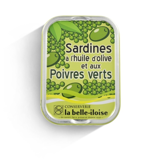 kézzel készített francia szardíniakonzerv zöld borssal olívaolajjal