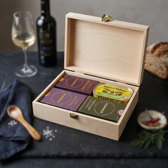 különleges makrélakonzerv-válogatás ajándékcsomag